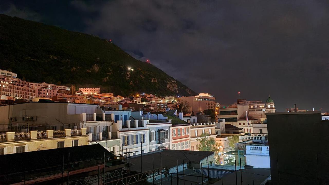 Gibraltar Town Centre Flat With Roof Terrace Lägenhet Exteriör bild